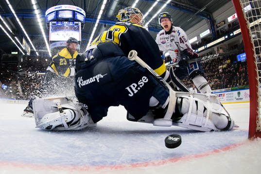 s målvakt Linus Söderström