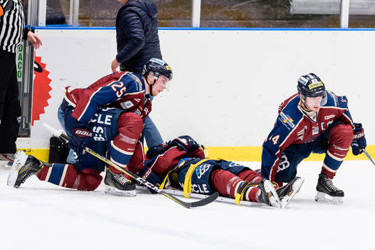 Halmstads Carl Ernsitg (v) och Halmstads Jesper Johansson