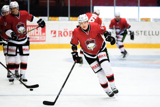 Malmö Redhawks Fredrik Händemark före  ishockeymatchen i