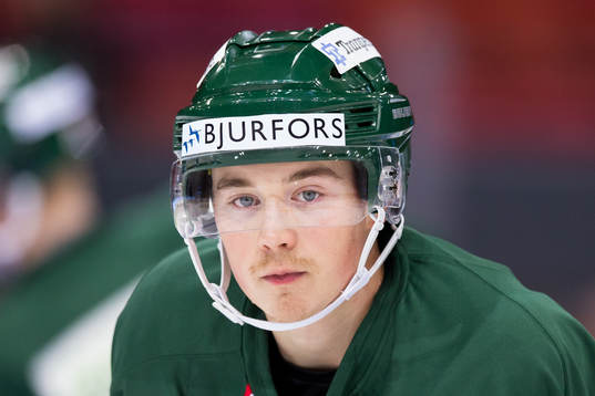Frölundas nyförvärv Joel Mustonen på isvärmningen