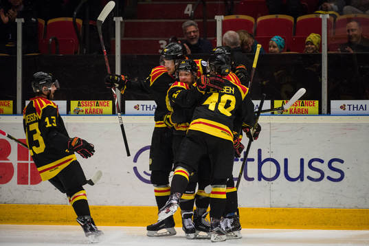 Brynäs spelare jublar