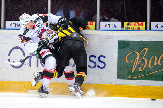 Malmö Redhawks Max Görtz och Brynäs Jesper Jensen