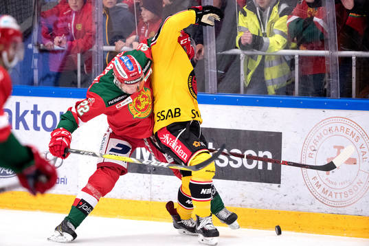 Moras Matias Lassen och Luleås Ryan Johnston