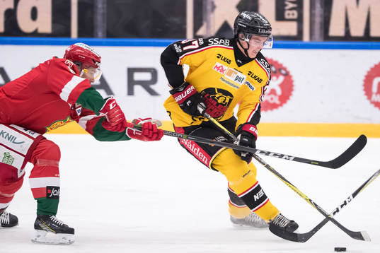 Luleås Isac Lundeström och Moras Robin Johansson  i