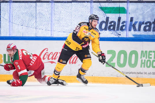 Moras Brandon Gormley och Luleås Anton Hedman  i