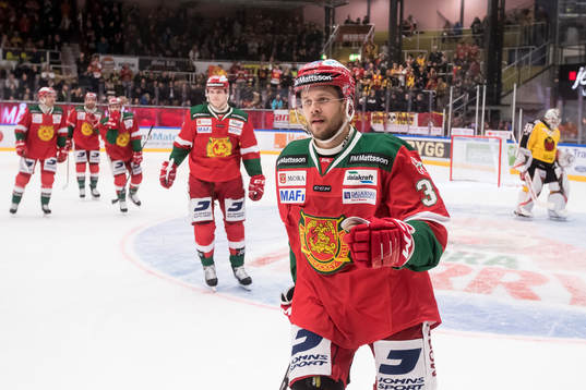Moras Jacob Nilsson jublar