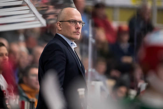 Luleås tränare Thomas Berglund  i ishockeymatchen i SHL