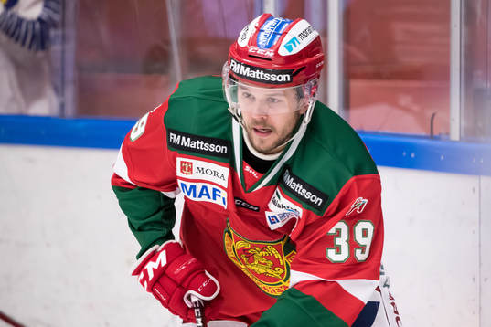 Moras Jacob Nilsson  i ishockeymatchen i SHL mellan Mora