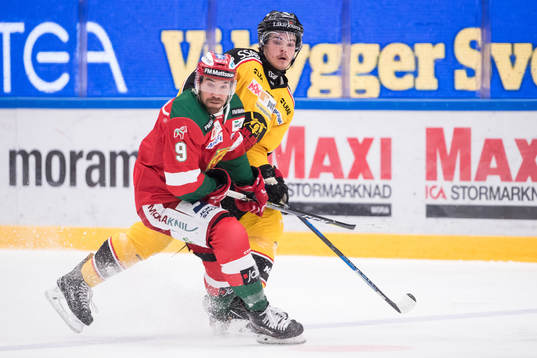 Moras Andrew Rowe  i ishockeymatchen i SHL mellan Mora och