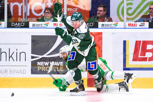 Rögles Jack Connolly och Färjestads Fabian Zetterlund
