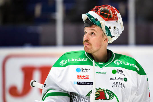 Rögles målvakt Justin Pogge deppar
