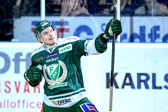 Färjestads Theodor Lennström jublar
