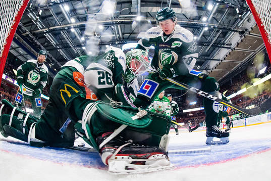 Färjestads målvakt Stefan Steen och Lucas Nordsäter