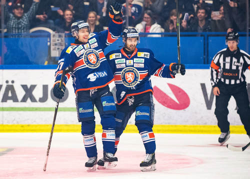 Växjös Robert Rosén gör 2-0 målet och jublat med