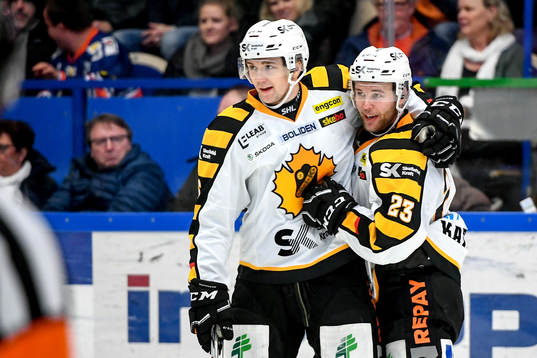 Skellefteås Mark Katic jublar