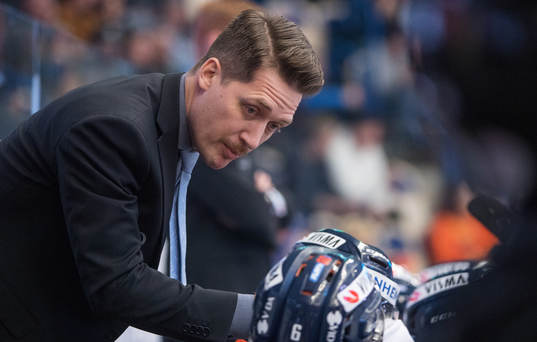 Växjös tränare Sam Hallam