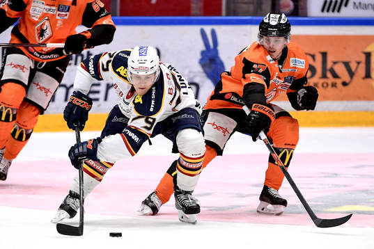 Djurgårdens Patrik Lundh och Karlskronas Joel Kellman