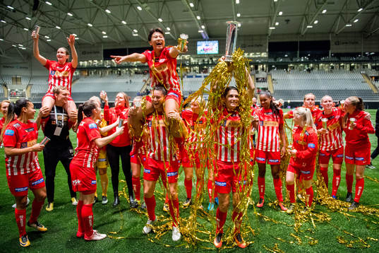 Meryll Krysteen Rosales Serano Abrahamsen, Emily Gielnik