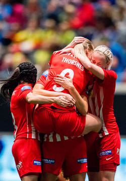 Elise Hove Thorsnes of Avaldsnes celebrates with Cecilie