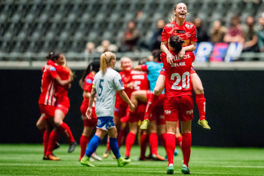 Hanna Dahl and Emily Gielnik of Avaldsnes celebrate