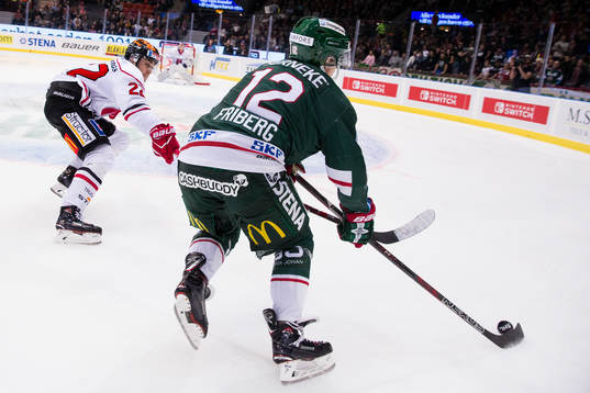 Frölundas Max Friberg mot Örebros Jonathan Andersson