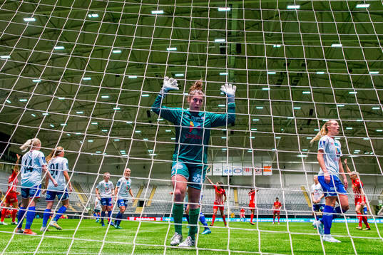Goalkeeper Michelle Jenny Betos of Vålerenga