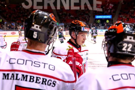 Örebros Jare Sallinen jublar