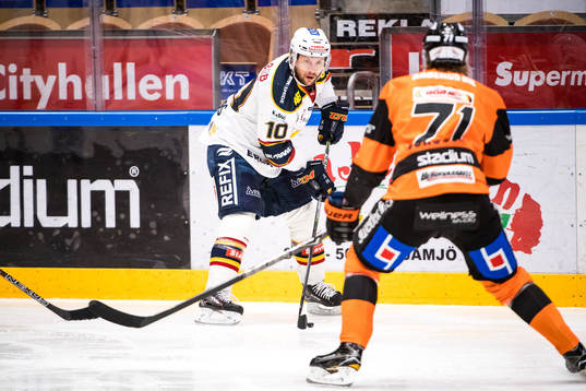 Djurgårdens Niclas Bergfors och Karlskronas Joseph Jonsson