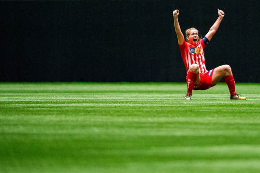 Elise Hove Thorsnes of Avaldsnes celebrates
