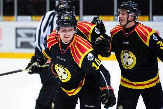 Brynäs Marcus Ersson jublar