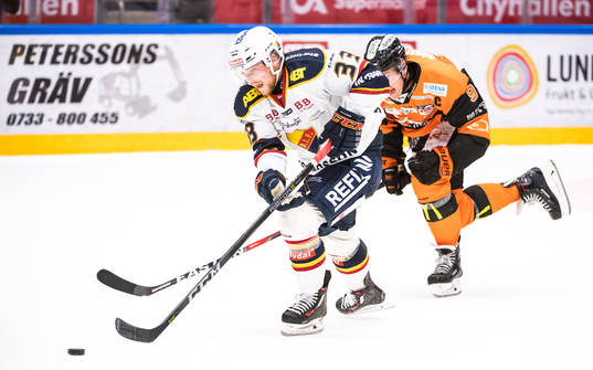 Djurgårdens Linus Hultström och Karlskronas Morten Madsen