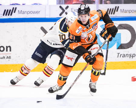 Djurgårdens Niclas Bergfors och Karlskronas Cory Murphy