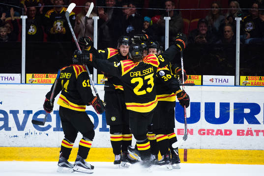 Brynäs spelare jublar