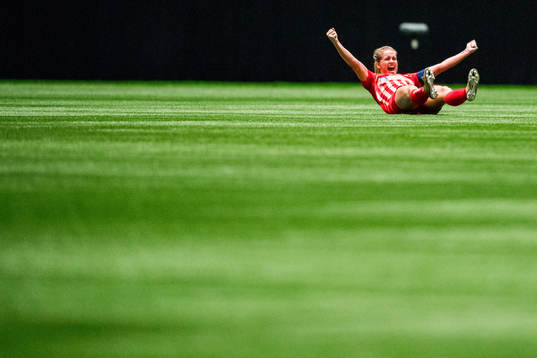 Elise Hove Thorsnes of Avaldsnes celebrates