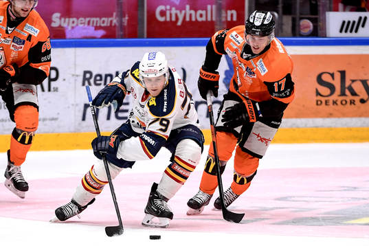 Djurgårdens Patrik Lundh och Karlskronas Joel Kellman