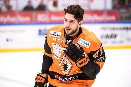 Karlskronas Konstantin Komarek  utan hjälm