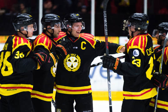 Brynäs Jacob Blomqvist jublar