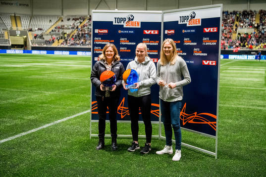 Hege Riise, head coach of LSK Kvinner, Camilla Huseby of