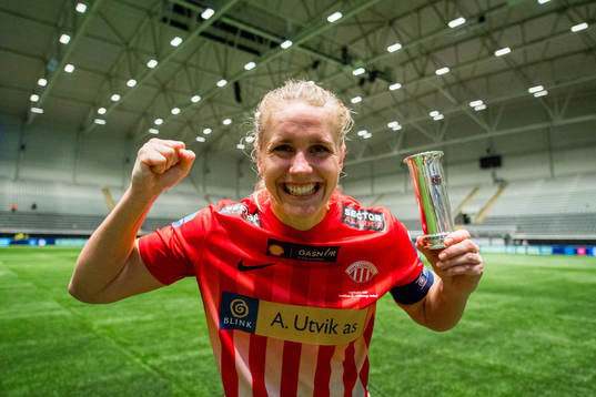 Elise Hove Thorsnes of Avaldsnes celebrates