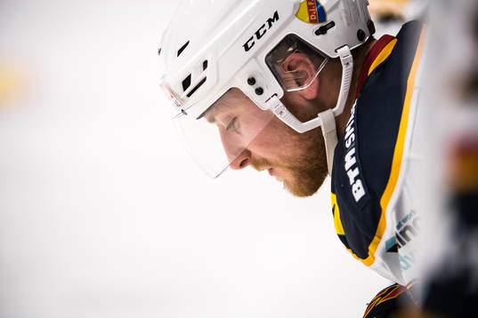 Djurgårdens Linus Hultström deppar