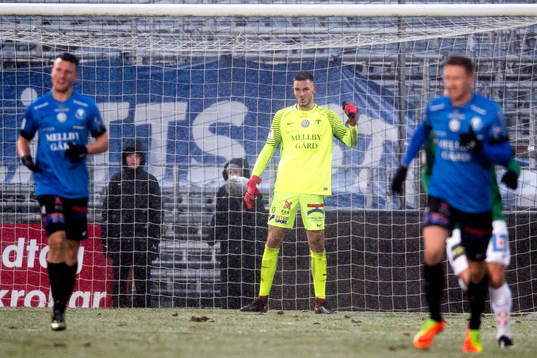 Trelleborgs målvakt Marko Johansson jublar