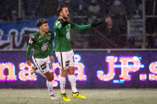 Jönköpings Robert Gojani och Alexander Jallow jublar