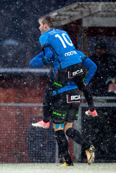 Trelleborgs Zoran Jovanovic jublar med lagkamrat