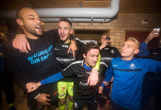 Trelleborgs Salif Camara Jönsson, målvakt Marko Johansson