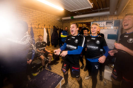 Trelleborgs Erik Andersson och Johan Brannefalk jublar med