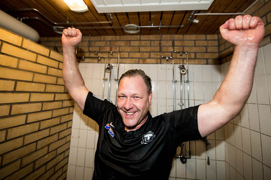 Trelleborgs tränare Patrick Winqvist jublar