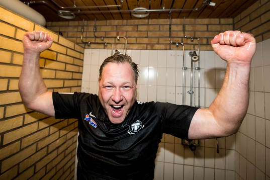 Trelleborgs tränare Patrick Winqvist jublar