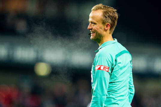Referee Ola Hobber Nilsen