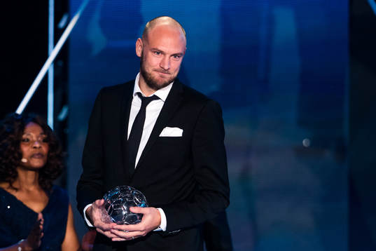 Andreas Granqvist tilldelas priset som Årets Back