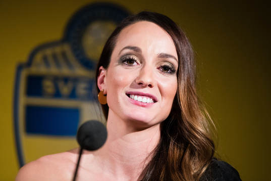 Vinnaren av diamantbollen Kosovare Asllani på en